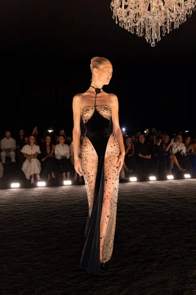 Look 12